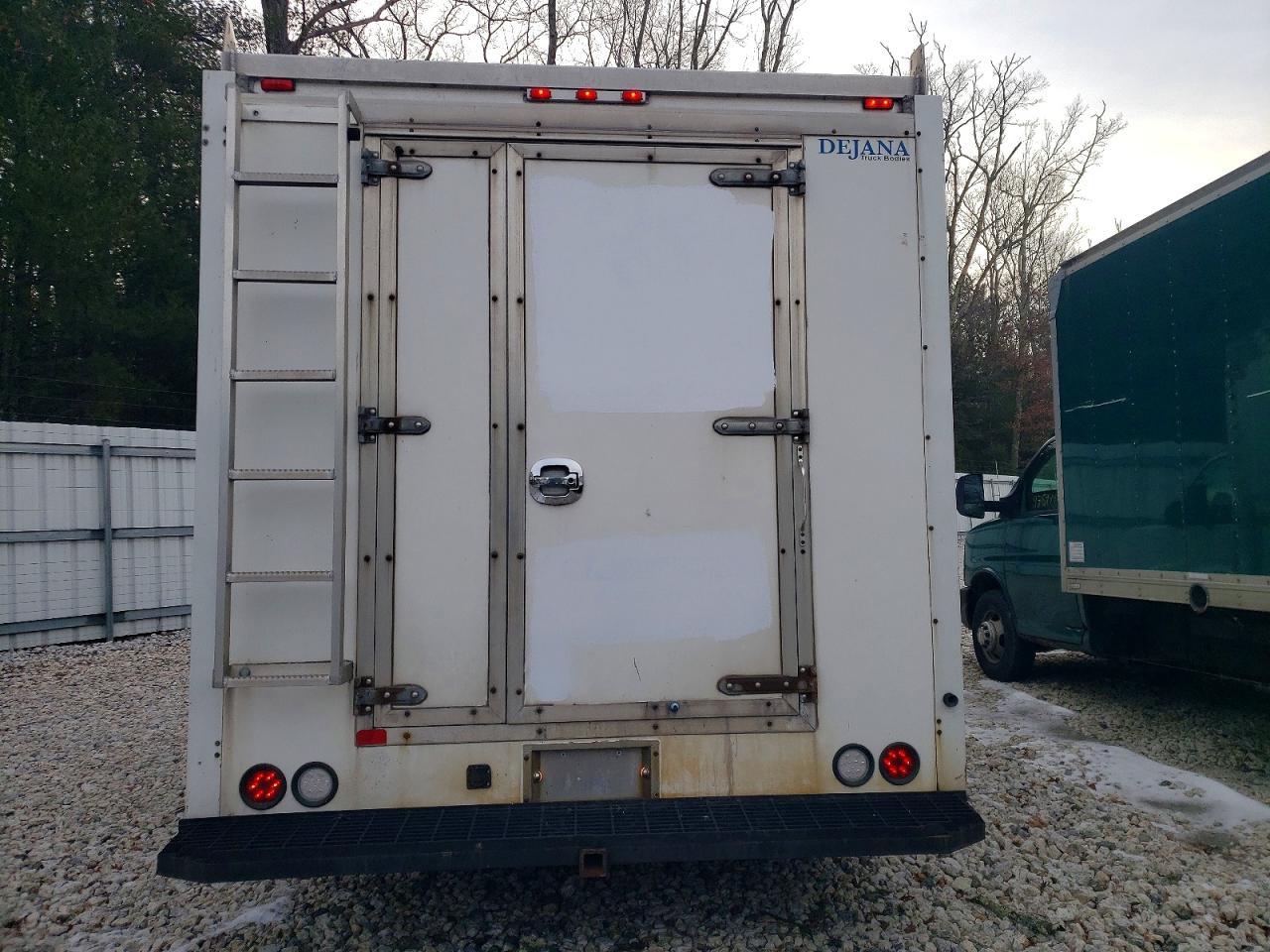 2016 Chevrolet Express G3500 * Utility Van * - Фото 6