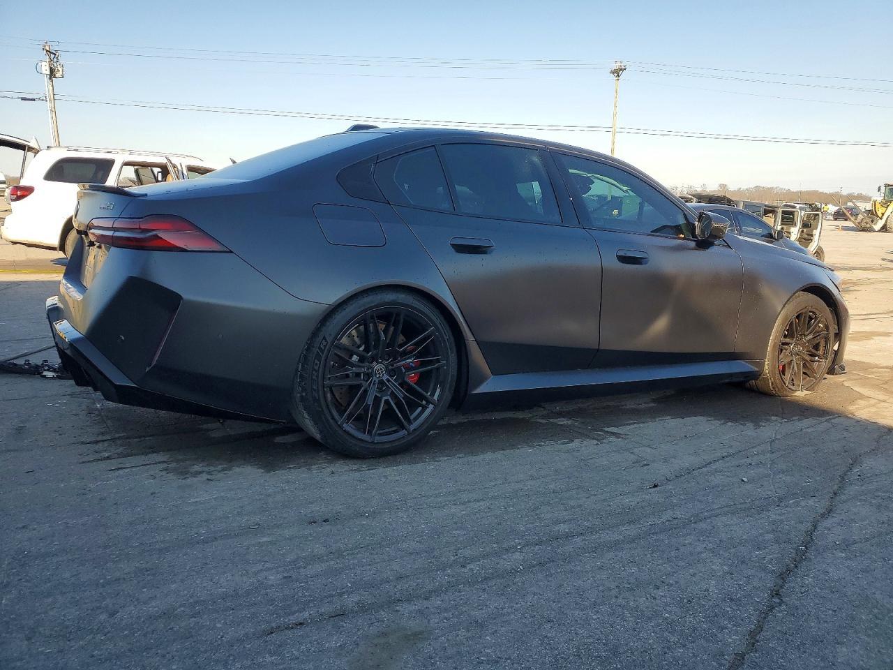 2026 BMW M5 - Фото 3