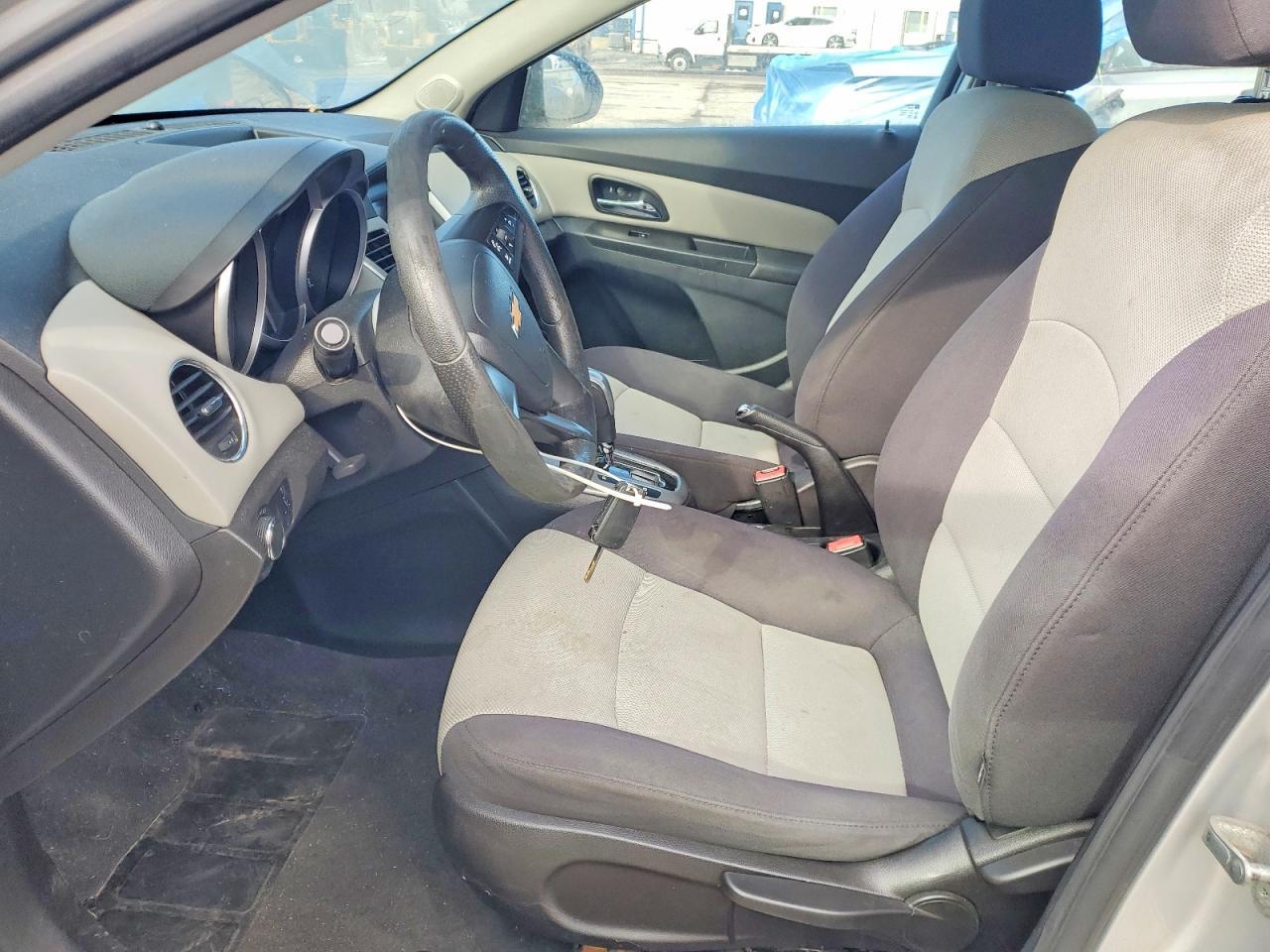 2013 Chevrolet Cruze Ls - Фото 7