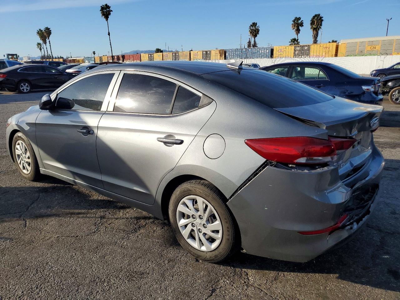 2017 Hyundai Elantra Se - Image 2
