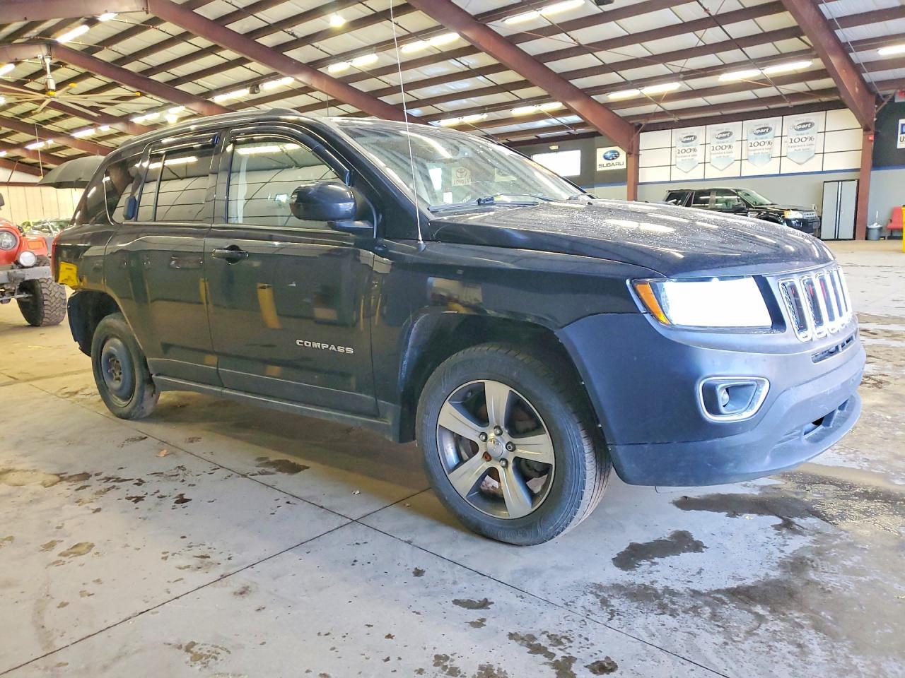 2016 Jeep Compass Latitude - Image 4