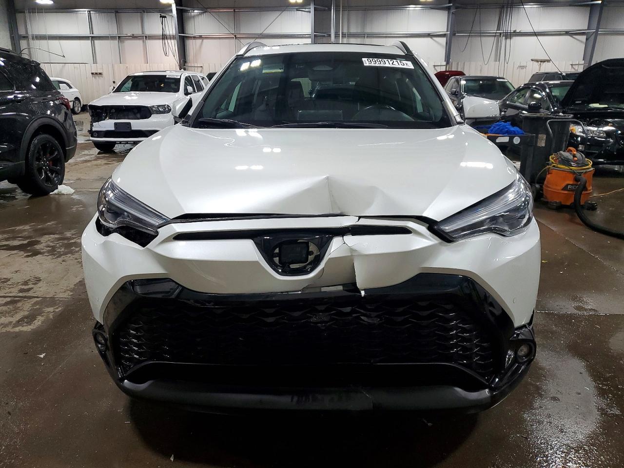 2023 Toyota Corolla Cross Hybrid Xse - Image 5