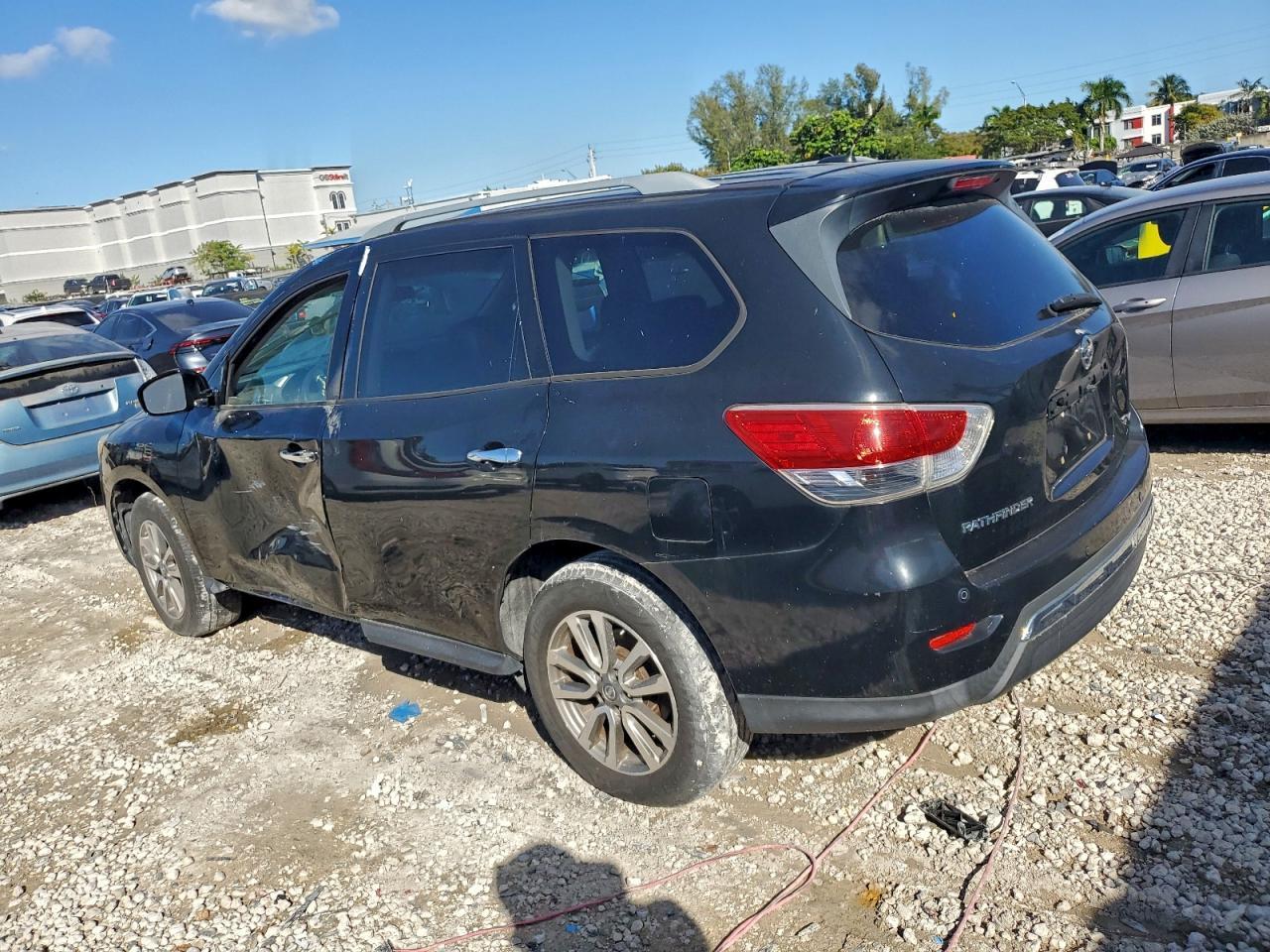 2013 Nissan Pathfinder S - Фото 2