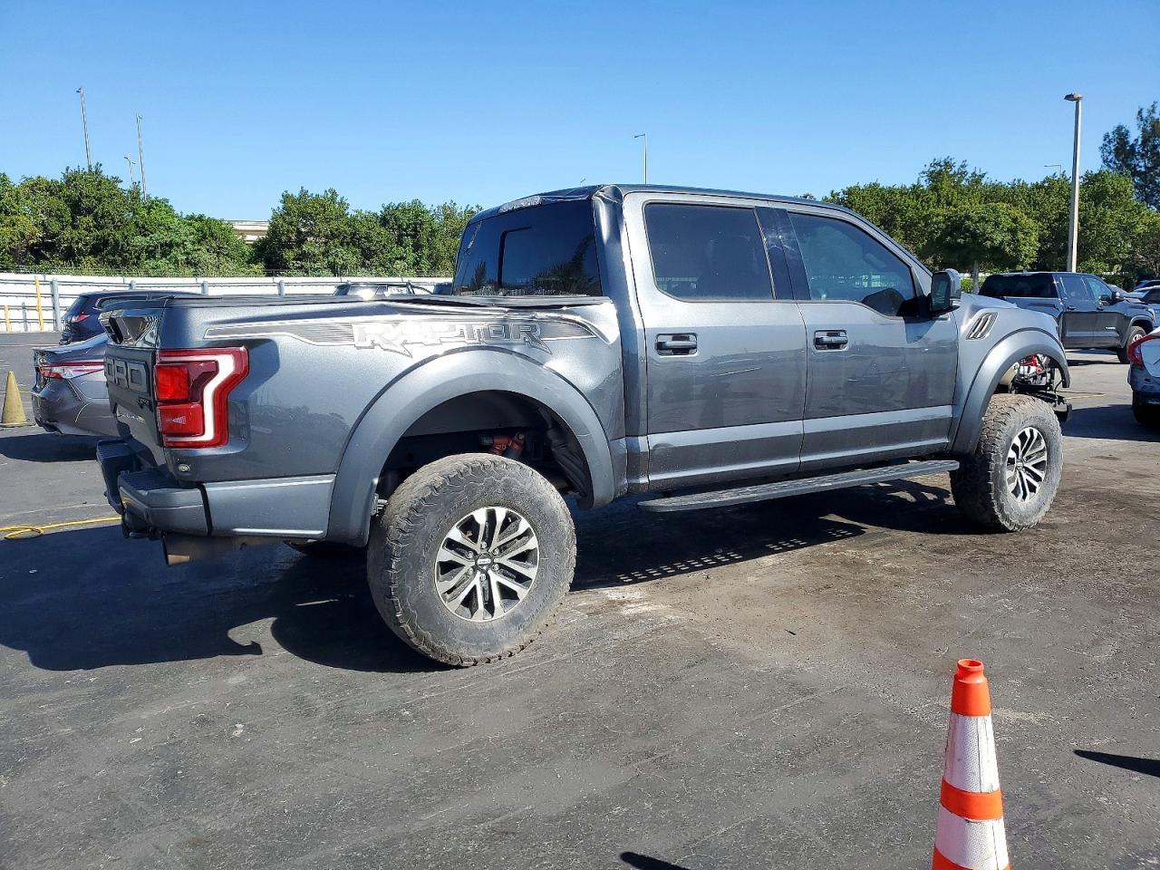 2019 Ford F150 Raptor - Фото 3