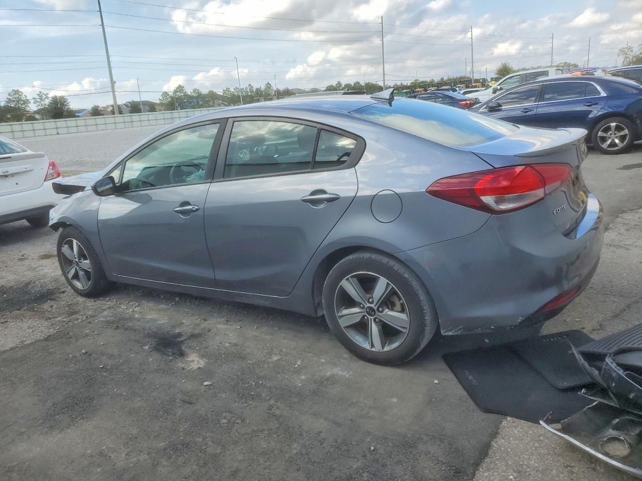 2018 Kia Forte Lx - Image 2