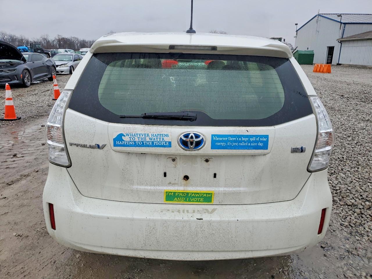 2013 Toyota Prius V - Image 6