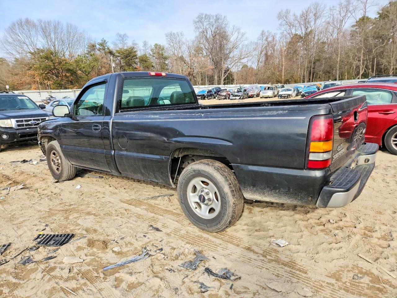 2004 GMC New Sierra C1500 - Фото 2