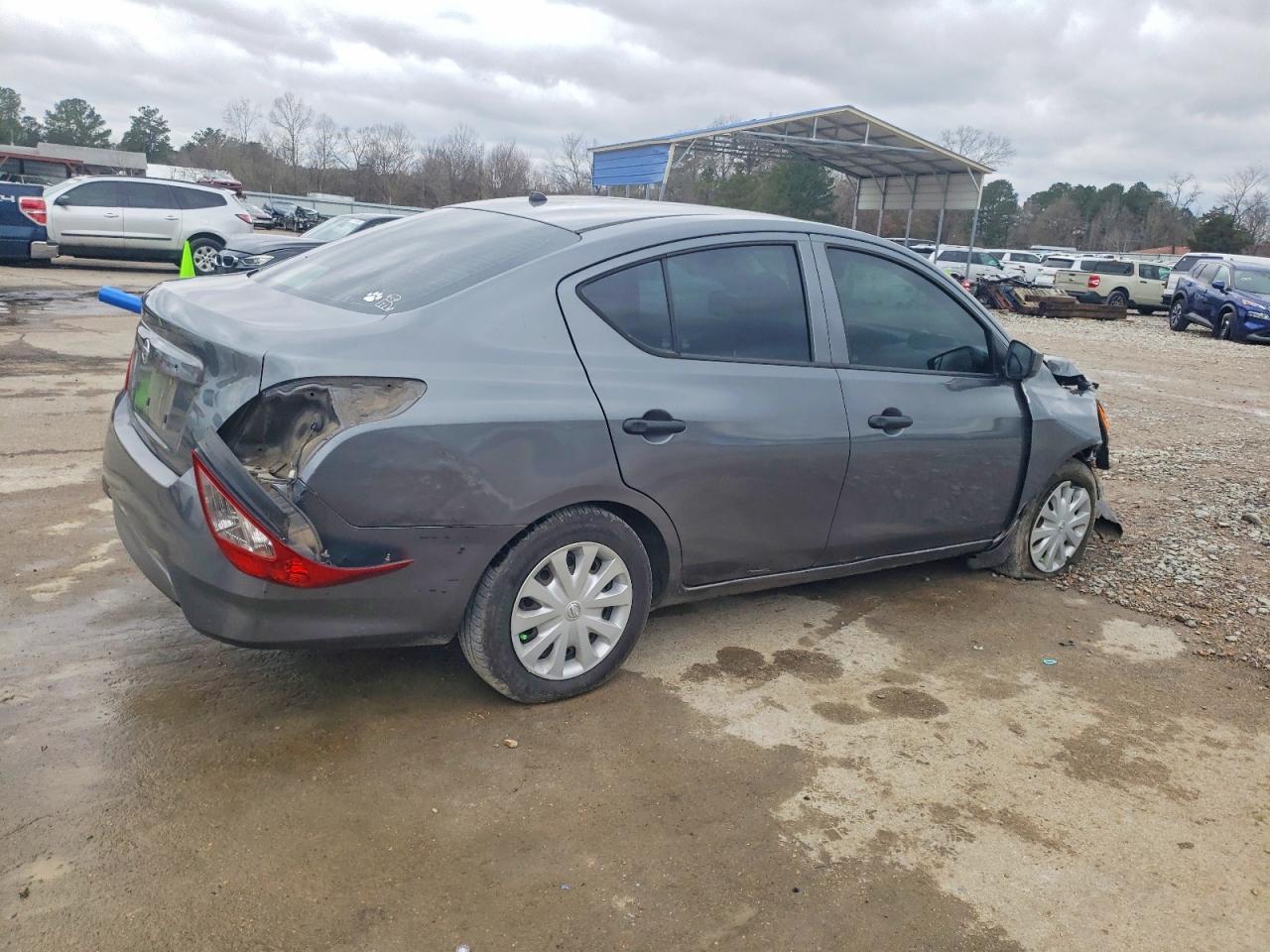 2016 Nissan Versa S - Фото 3