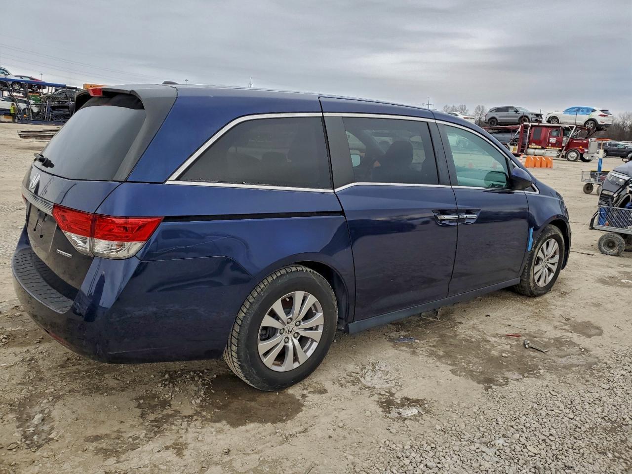 2016 Honda Odyssey Se - Фото 3