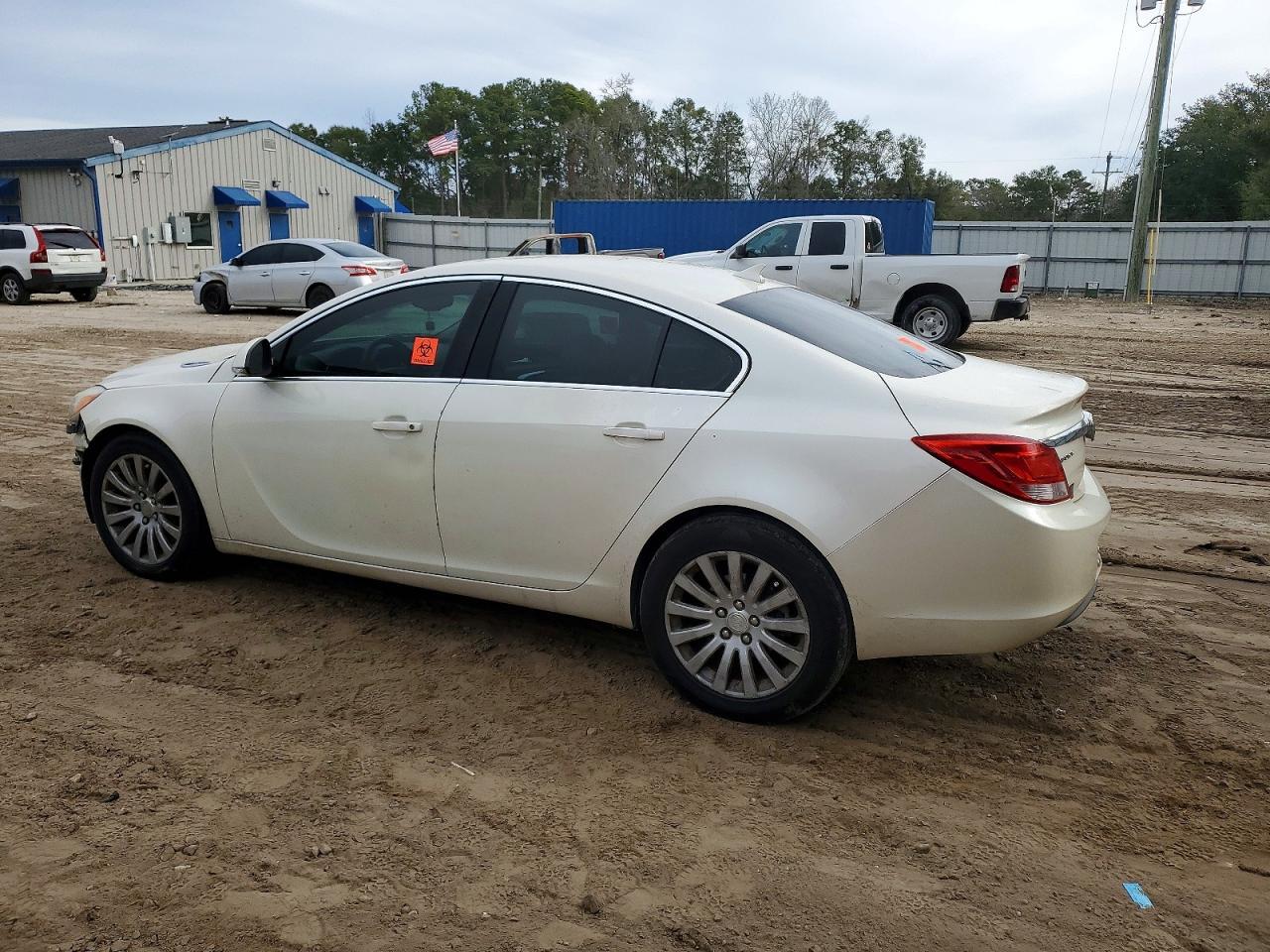 2012 Buick Regal - Image 2