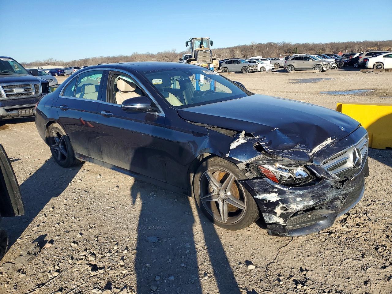 2017 Mercedes-Benz E 300 4Matic - Фото 4