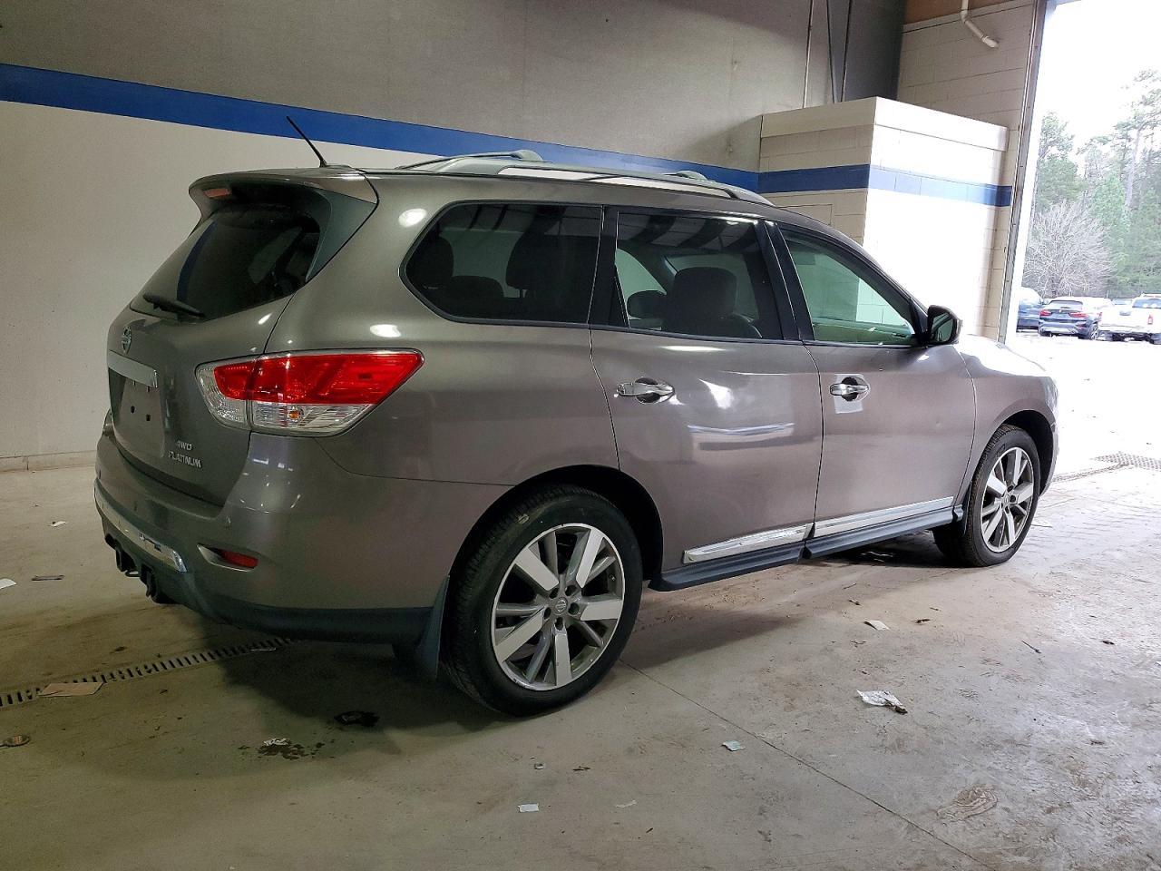 2013 Nissan Pathfinder S - Фото 3
