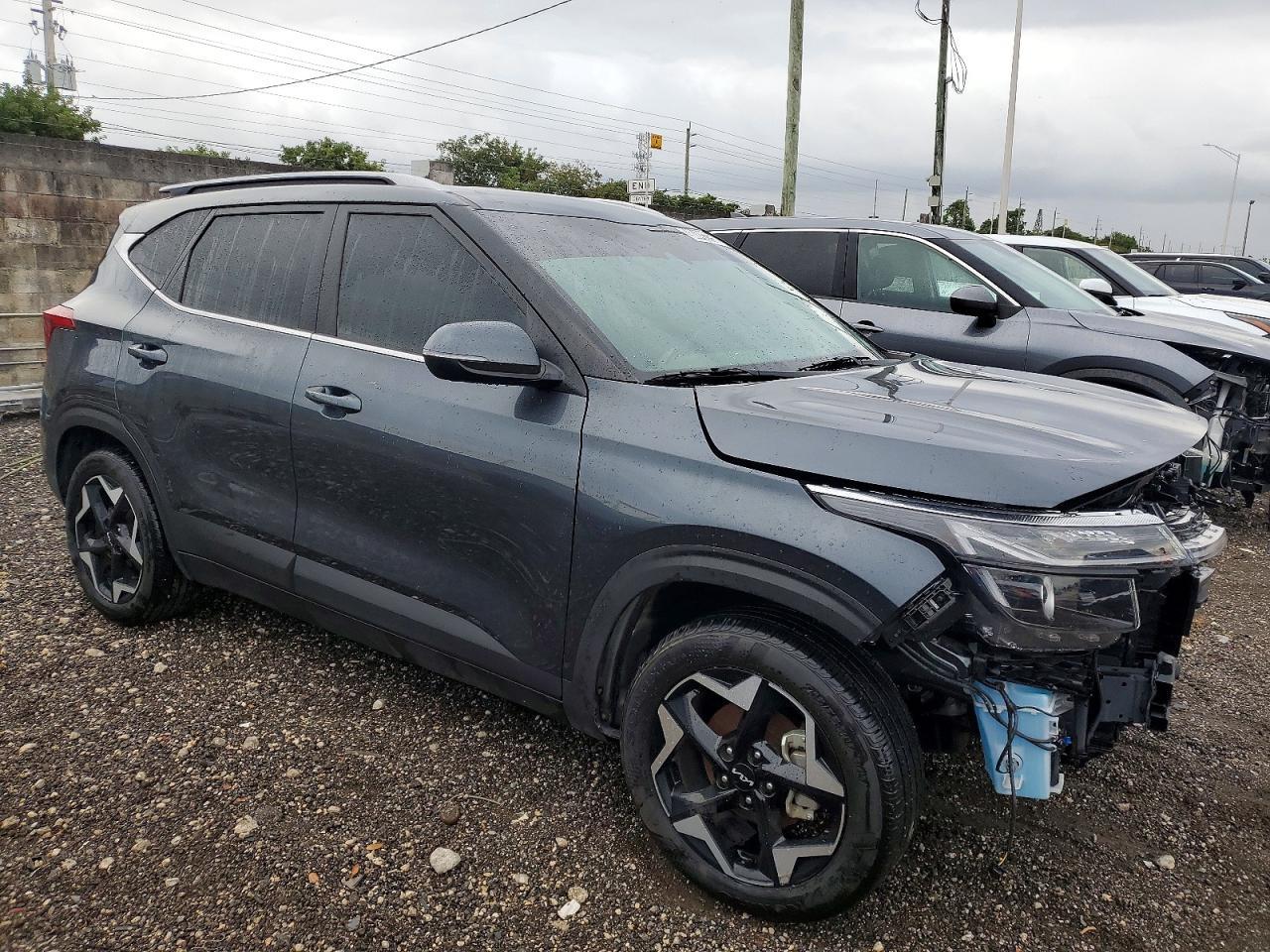 2025 Kia Seltos Ex - Image 4