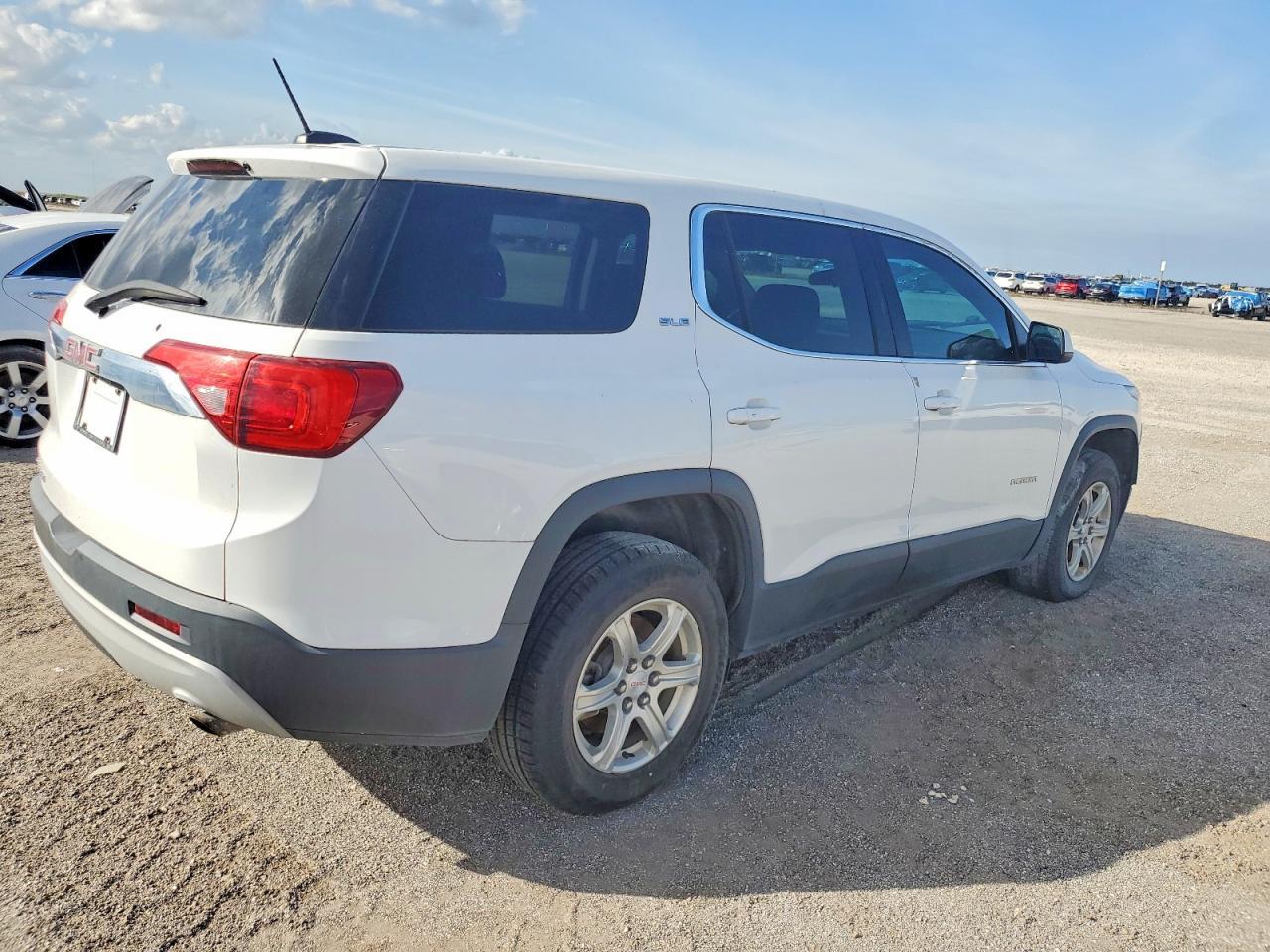 2018 GMC Acadia Sle - Image 3