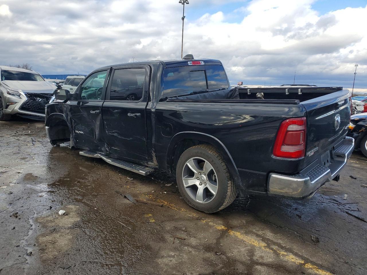 2021 Ram 1500 Laramie - Фото 2