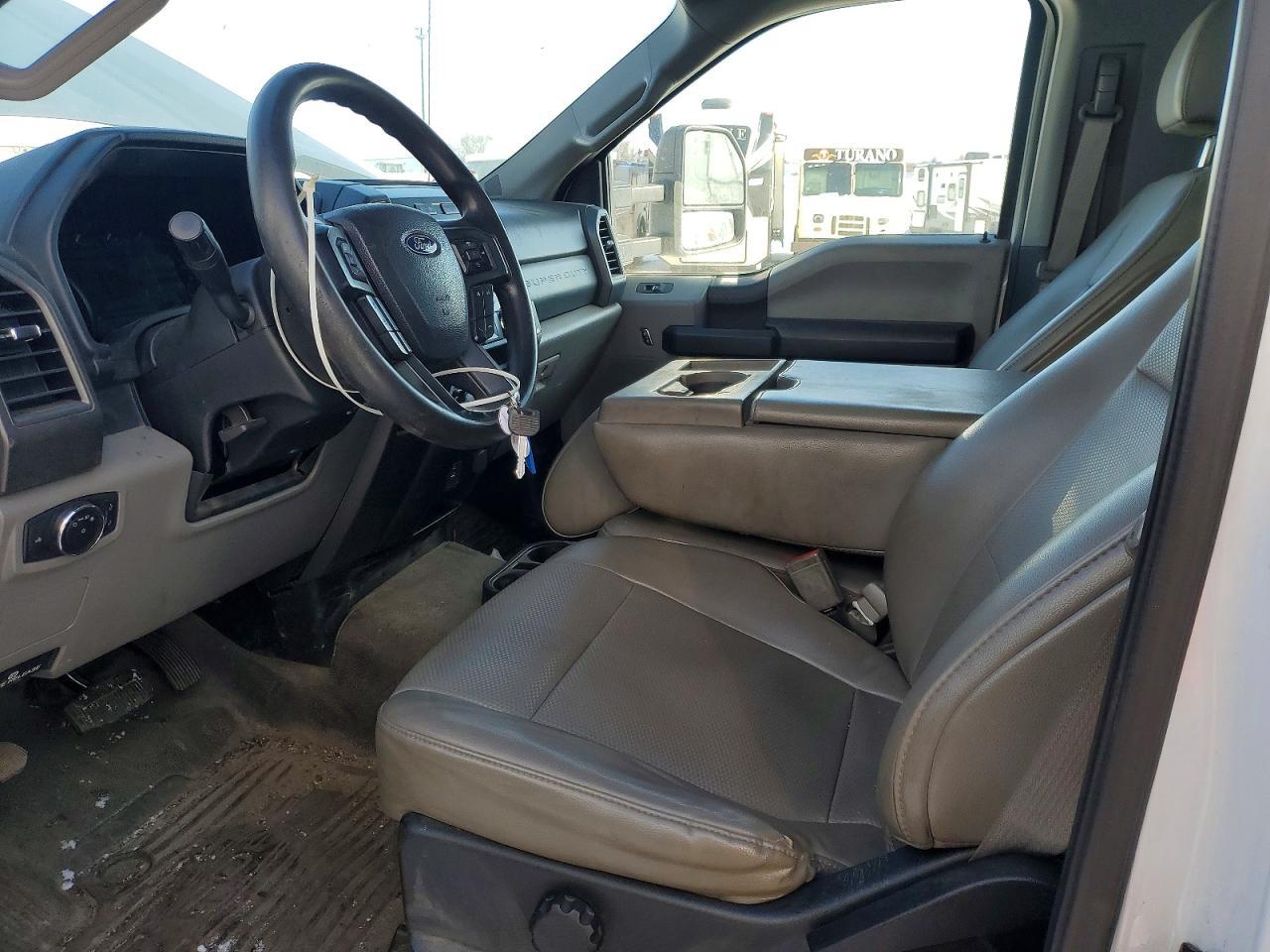 2019 Ford F550 Super Duty Box Truck - Фото 7