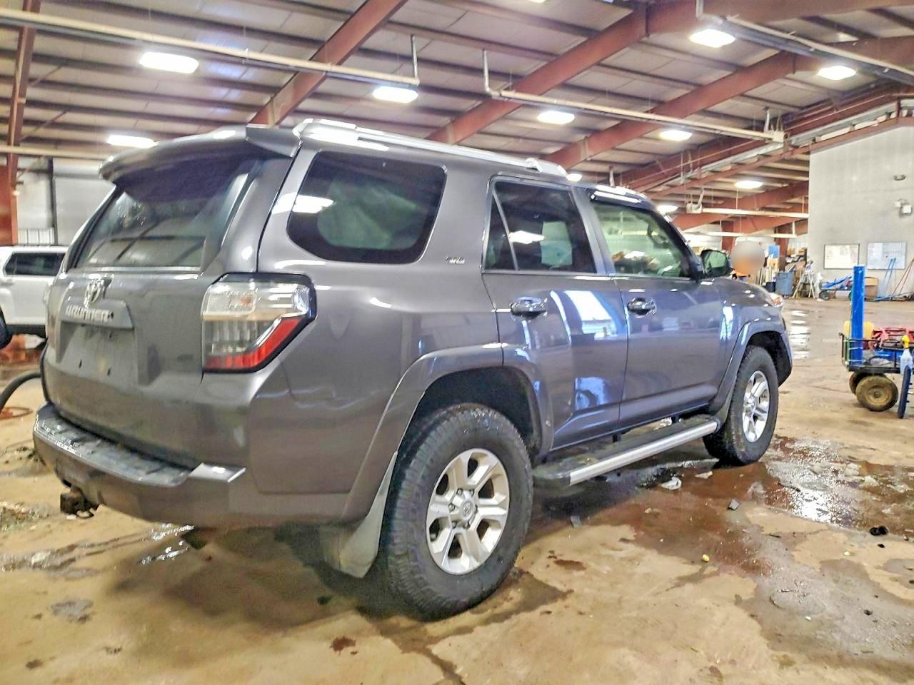 2016 Toyota 4Runner Sr5 - Фото 3