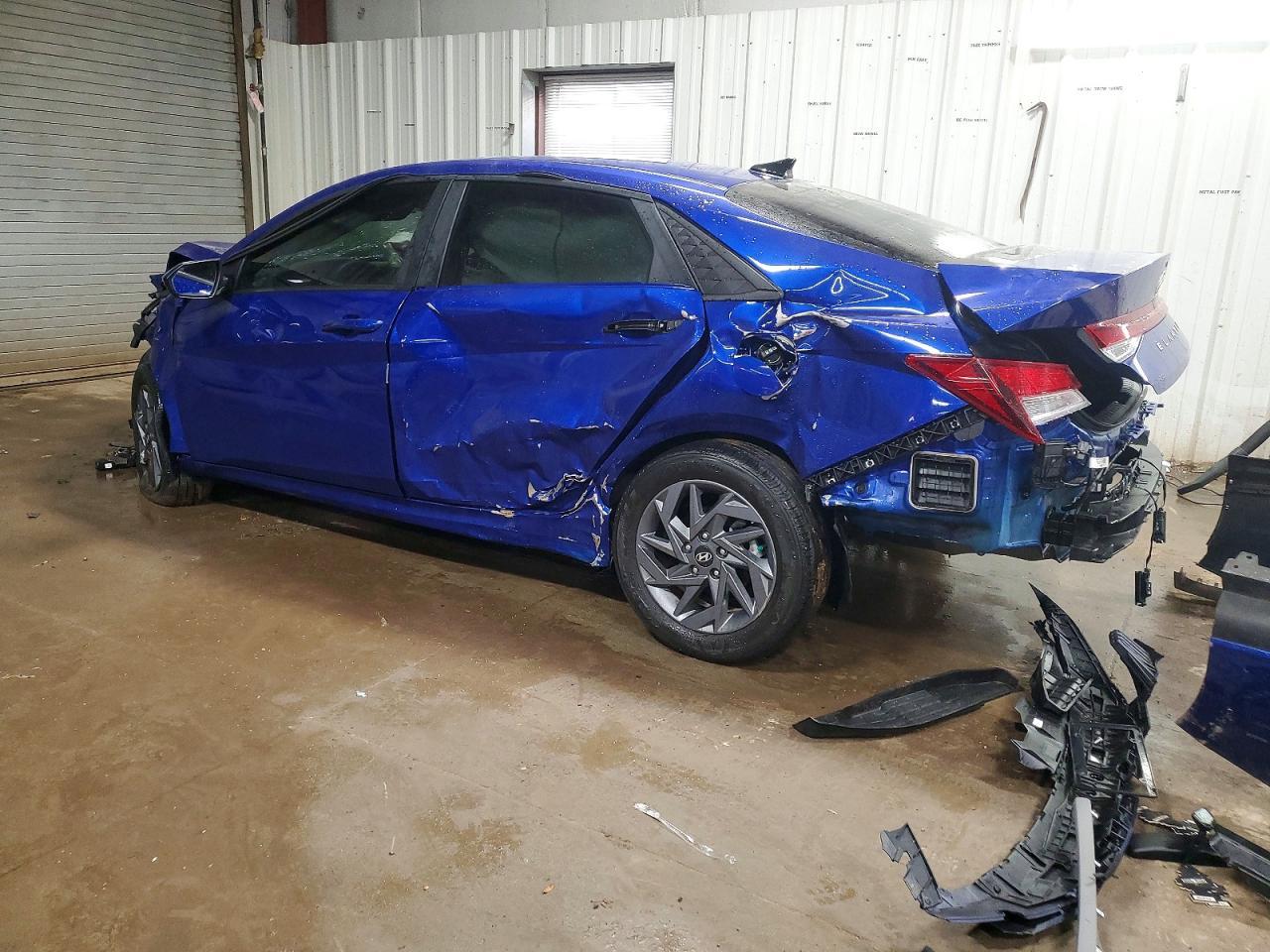 2024 Hyundai Elantra Sel - Image 2