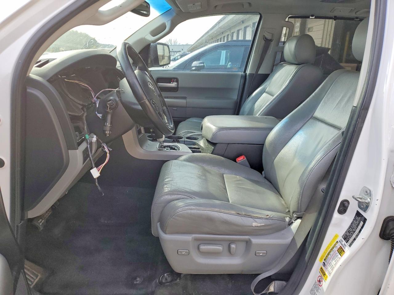 2012 Toyota Sequoia Limited - Image 7