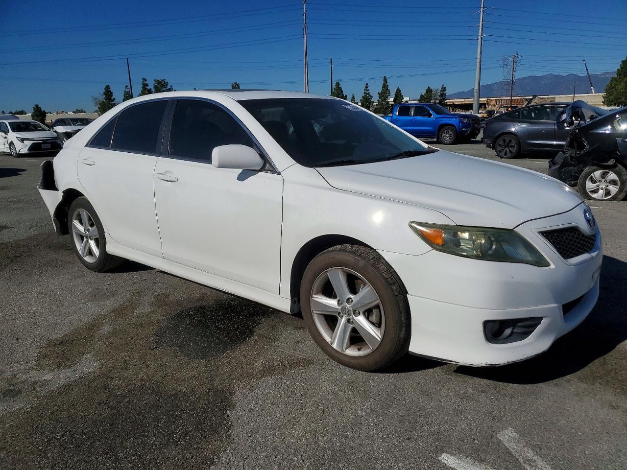 2010 Toyota Camry Auto - Фото 4
