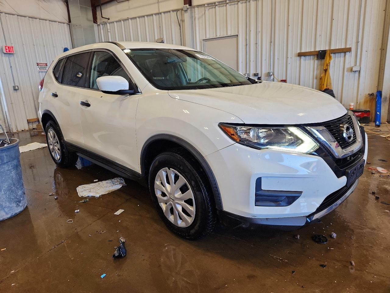 2017 Nissan Rogue S - Фото 4