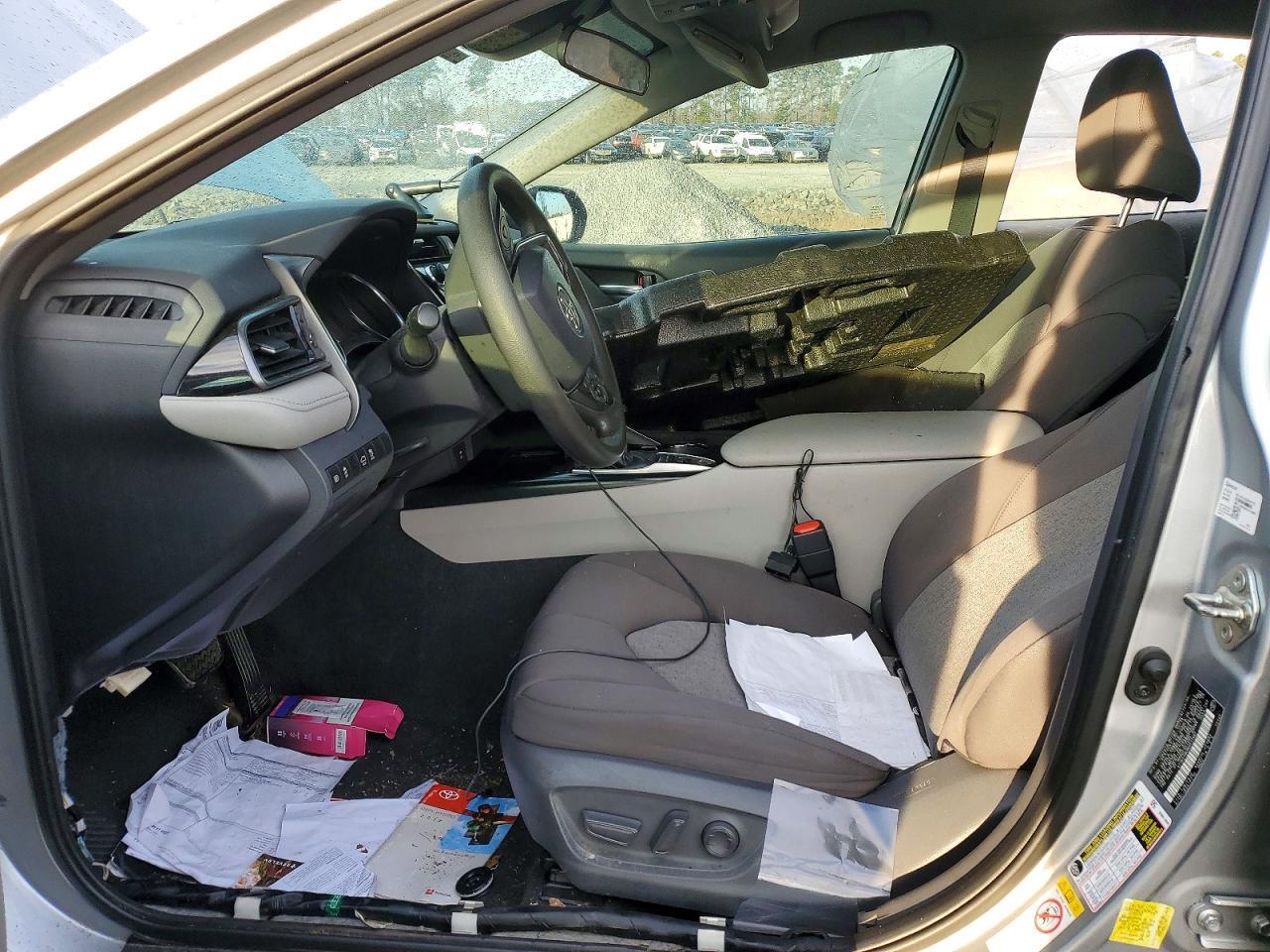 2019 Toyota Camry Le - Image 7