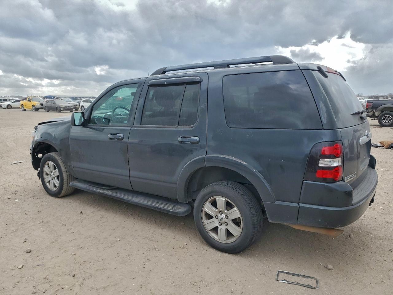 2009 Ford Explorer Xlt - Фото 2
