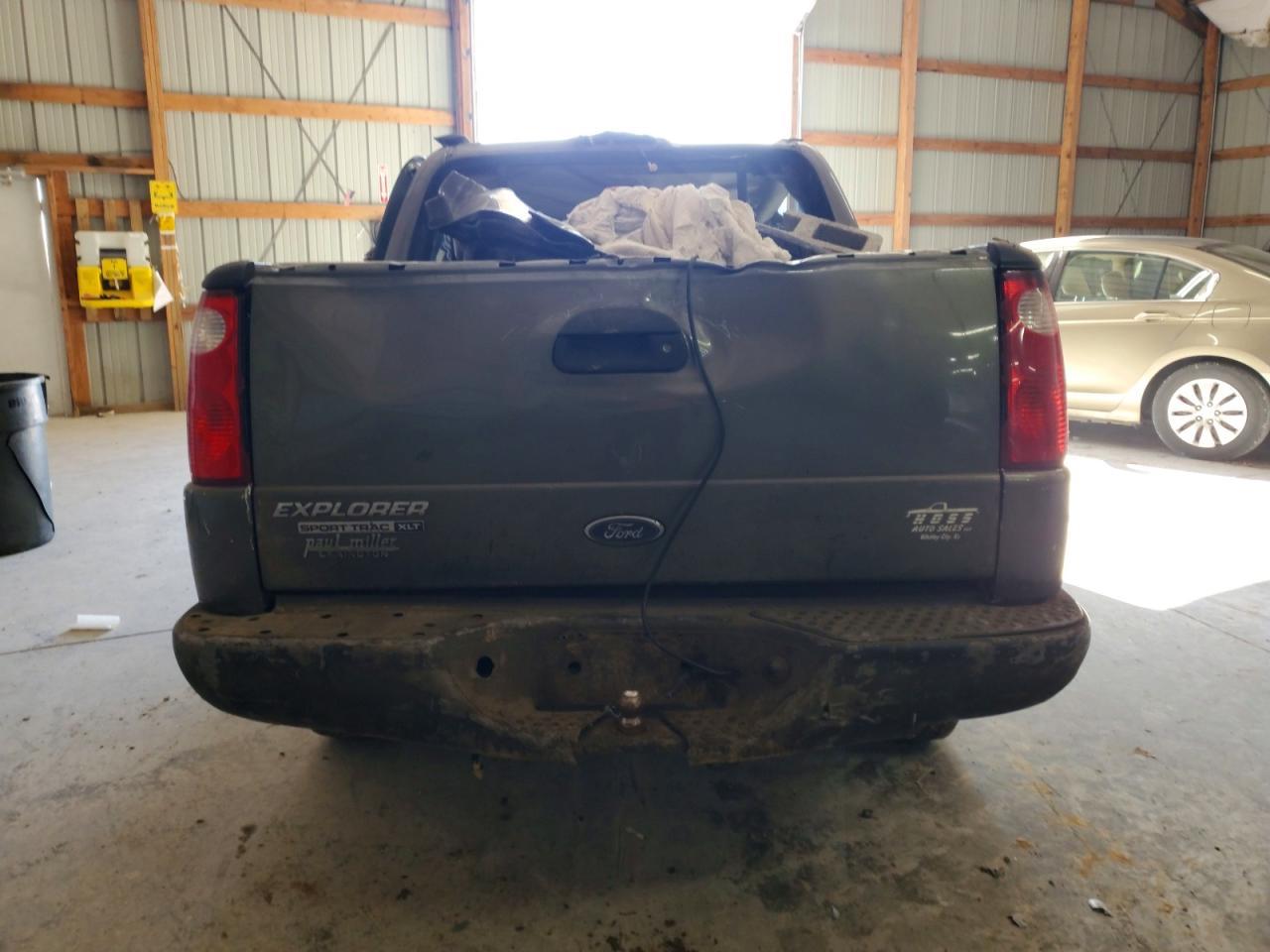 2003 Ford Explorer Sport Trac - Image 6