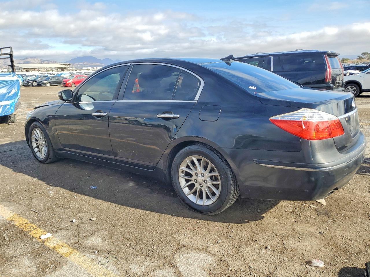 2009 Hyundai Genesis 3.8L - Image 2