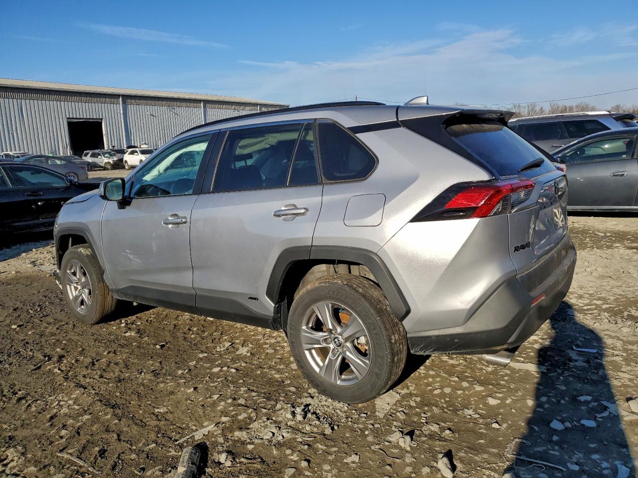 2024 Toyota Rav4 Xle - Фото 2