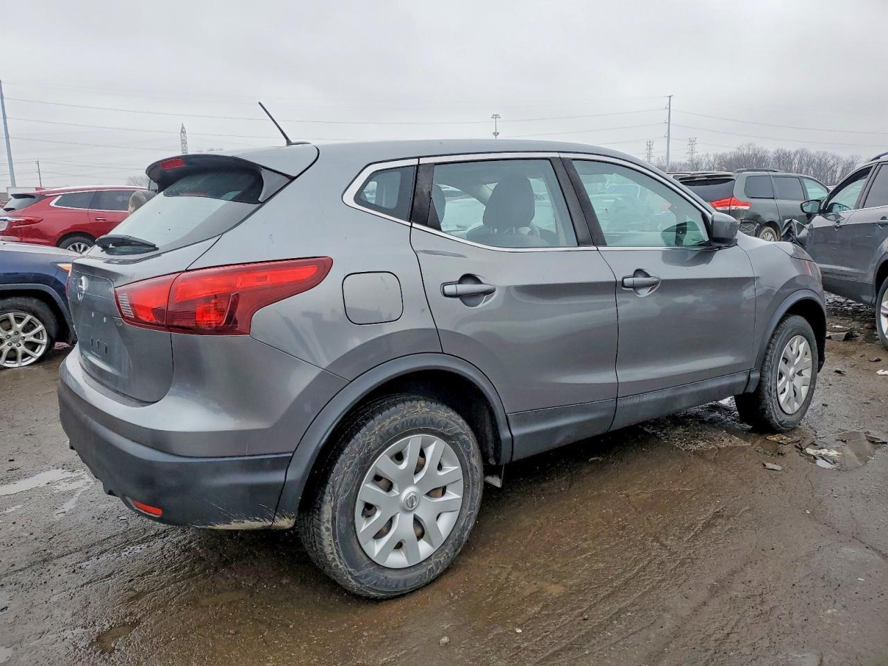 2018 Nissan Rogue Sport S - Image 3