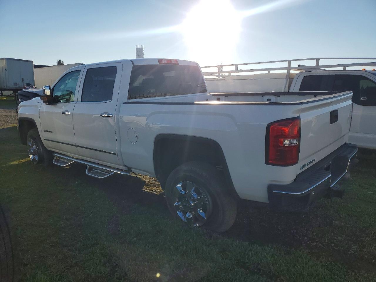 2019 GMC Sierra K2500 Slt - Фото 2