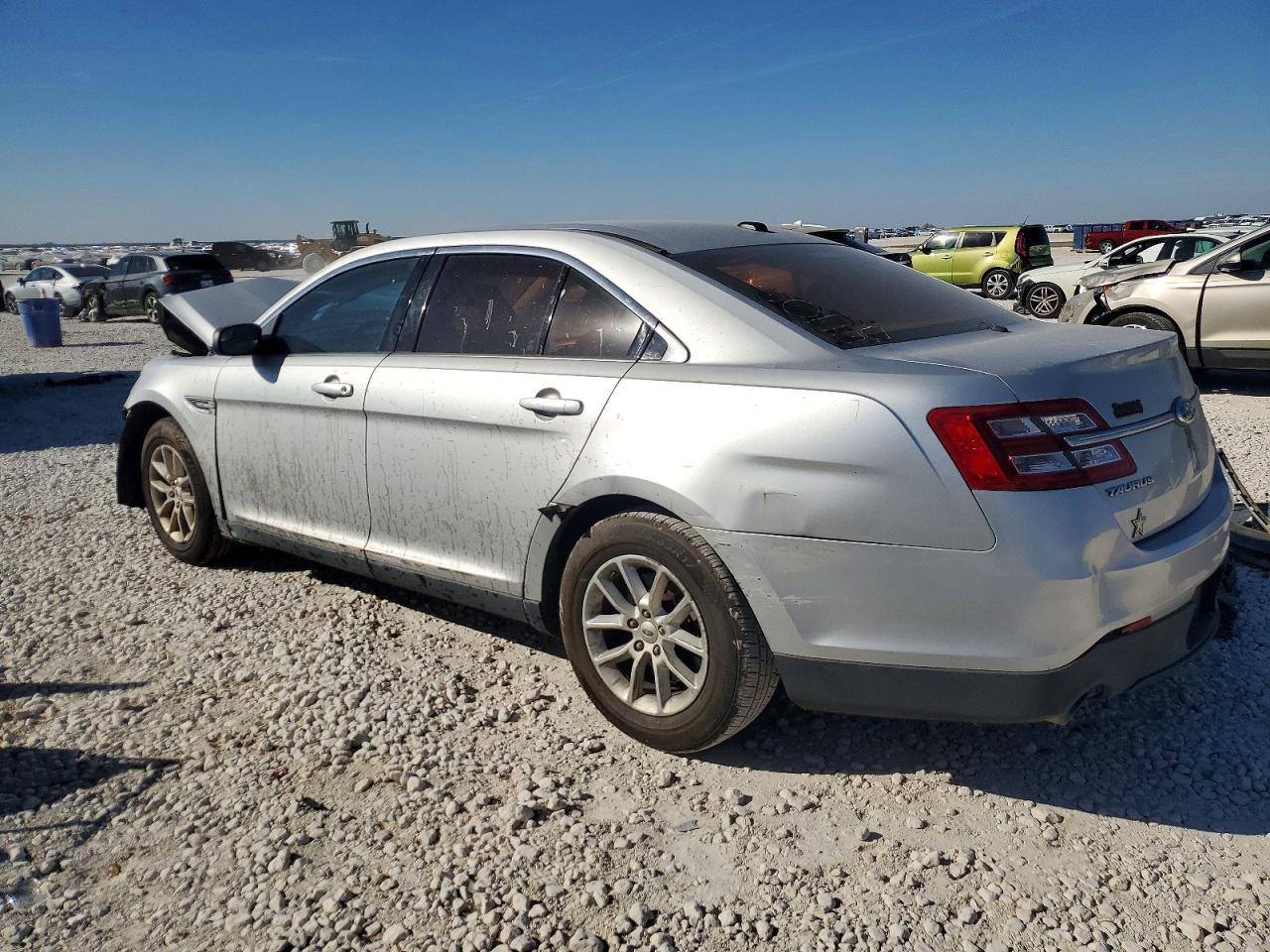 2013 Ford Taurus Se - Image 2