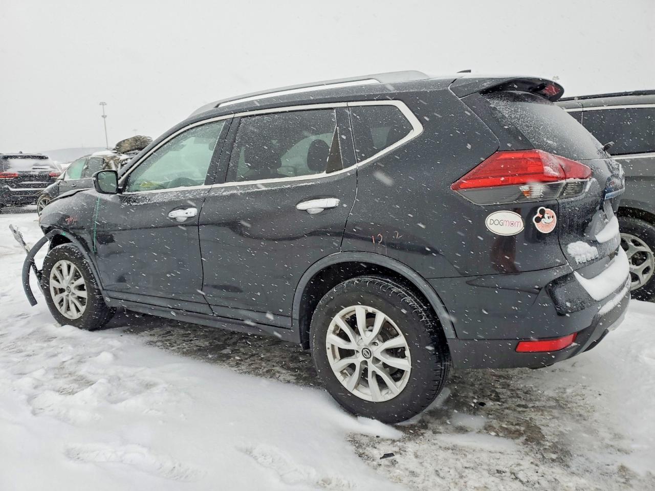2017 Nissan Rogue Sv - Image 2