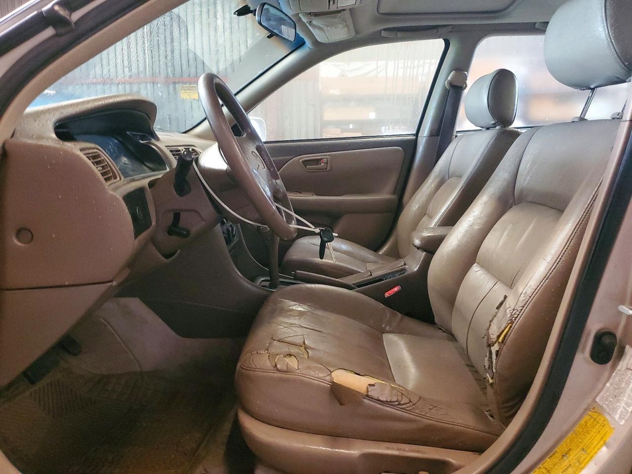 1998 Toyota Camry Le - Image 7