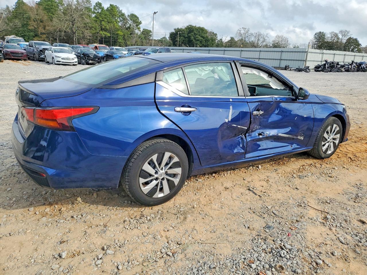 2019 Nissan Altima S - Image 3