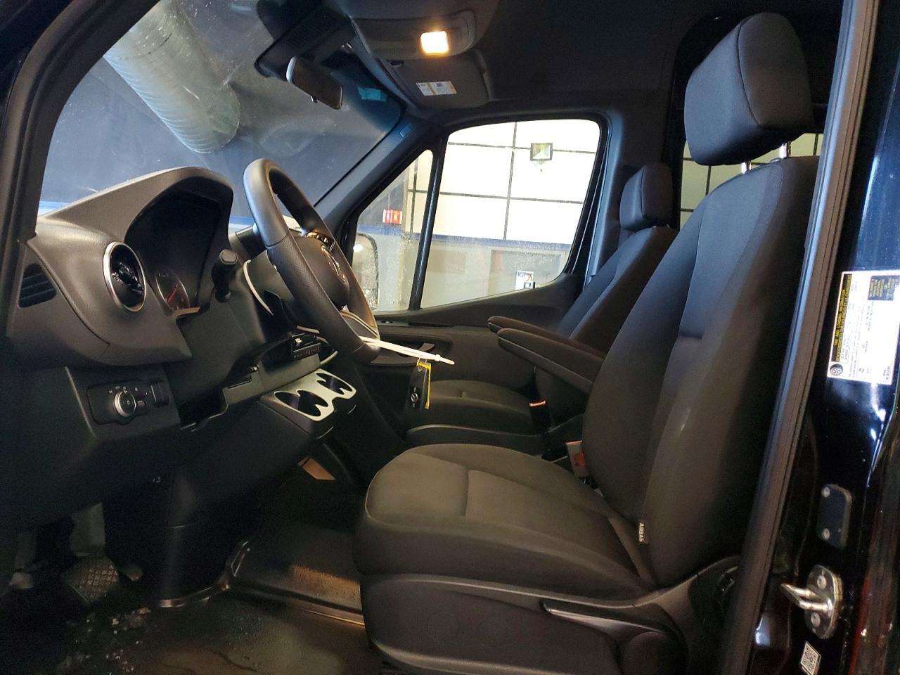 2025 Mercedes-Benz Sprinter 2500 - Image 7