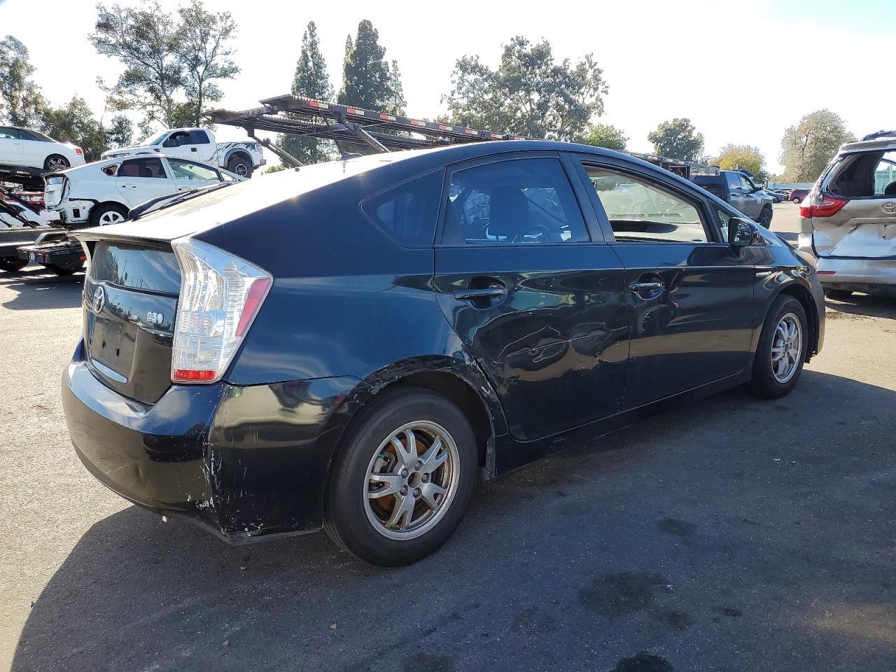 2011 Toyota Prius - Фото 3