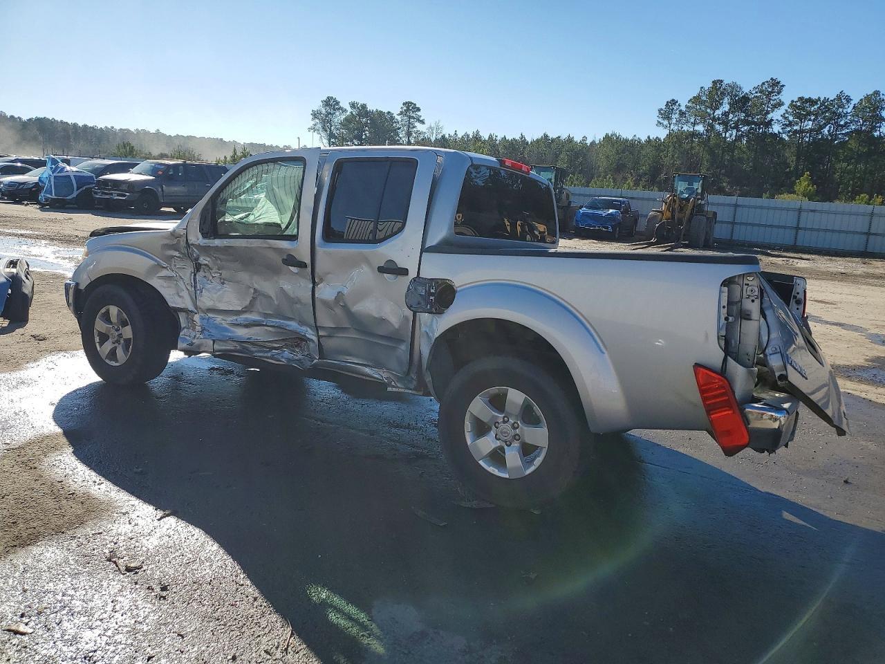 2011 Nissan Frontier S - Image 2