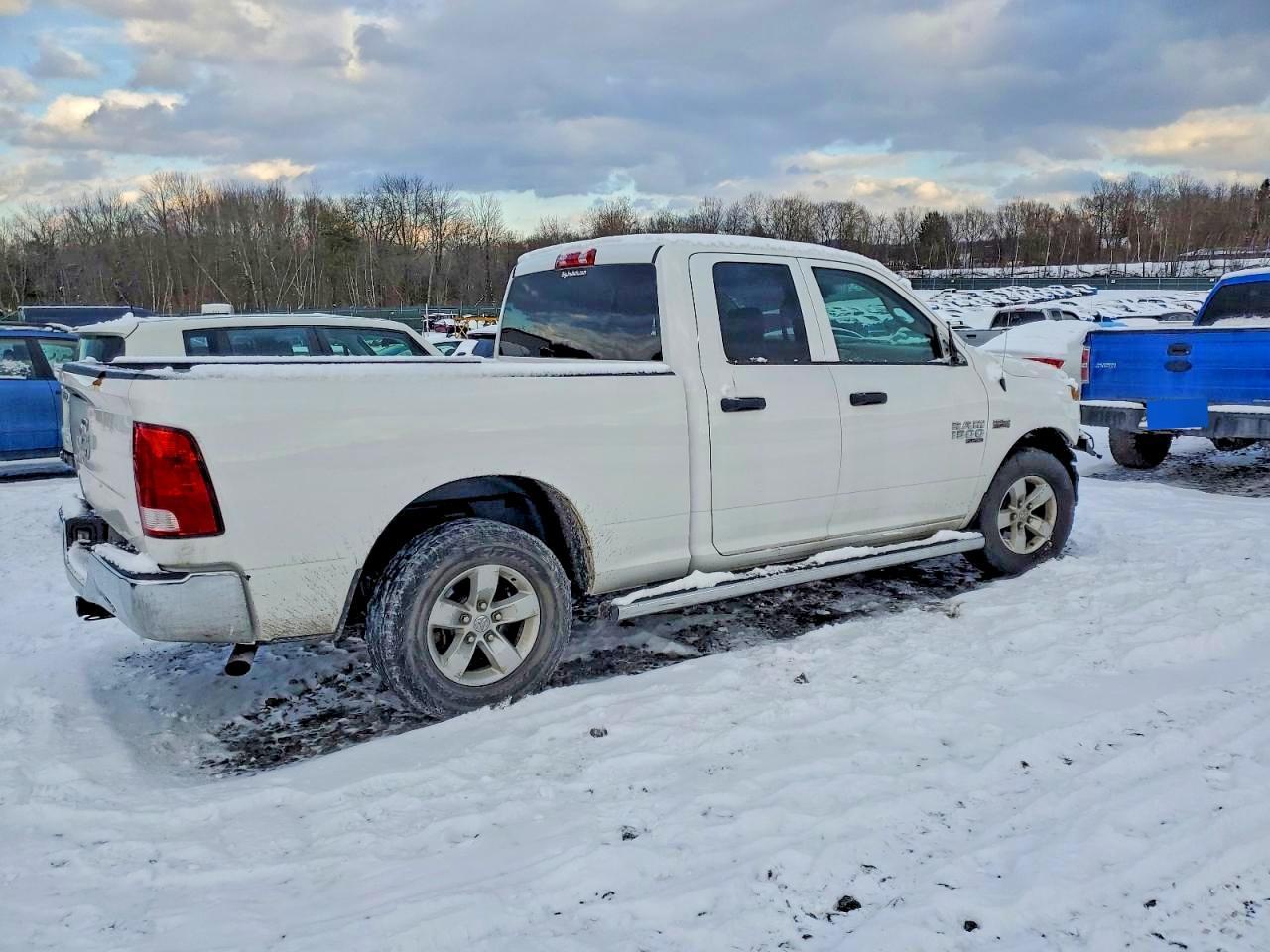 2019 Ram 1500 Classic Tradesman - Image 3