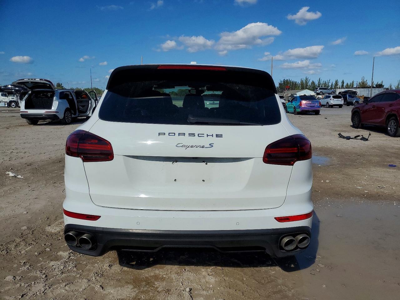 2016 Porsche Cayenne S - Image 6