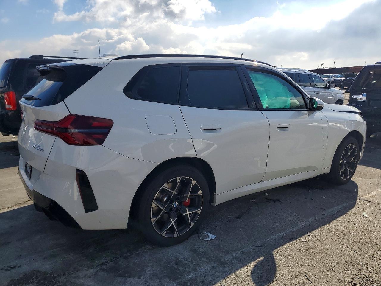 2025 BMW X3 30 xDrive - Фото 3