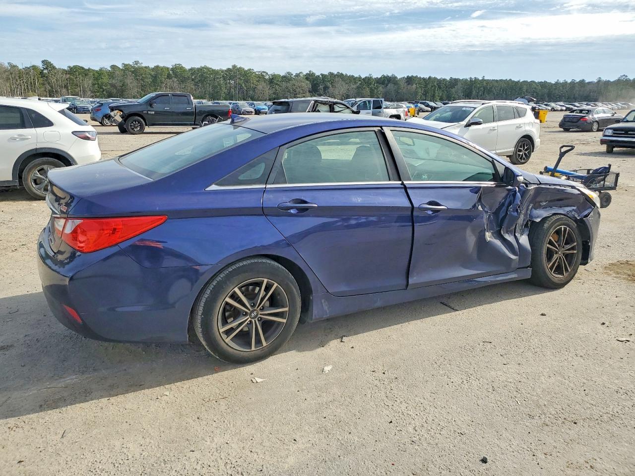 2014 Hyundai Sonata Gls - Image 3
