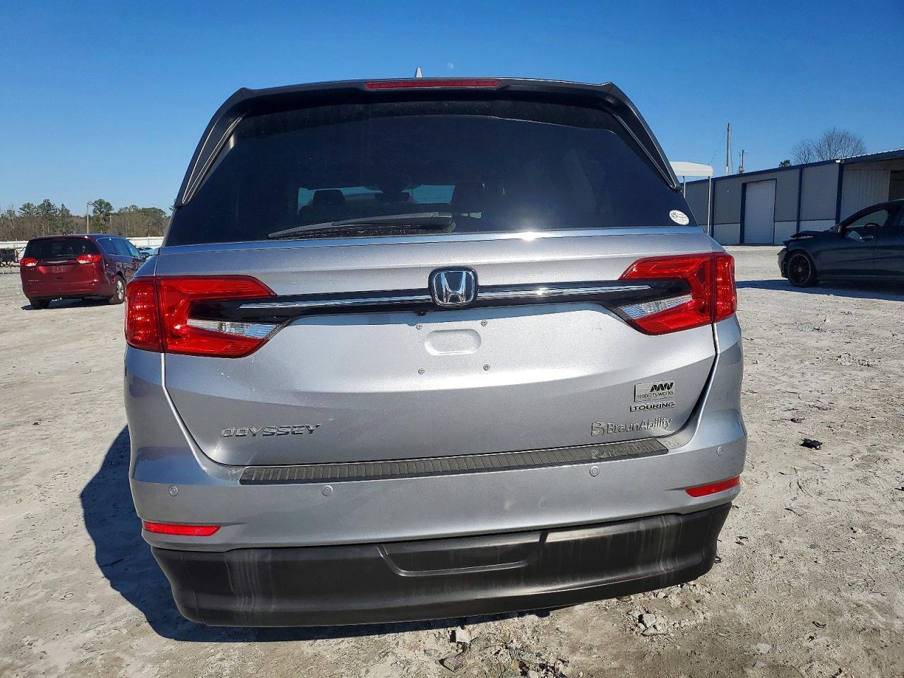 2023 Honda Odyssey Touring - Фото 6