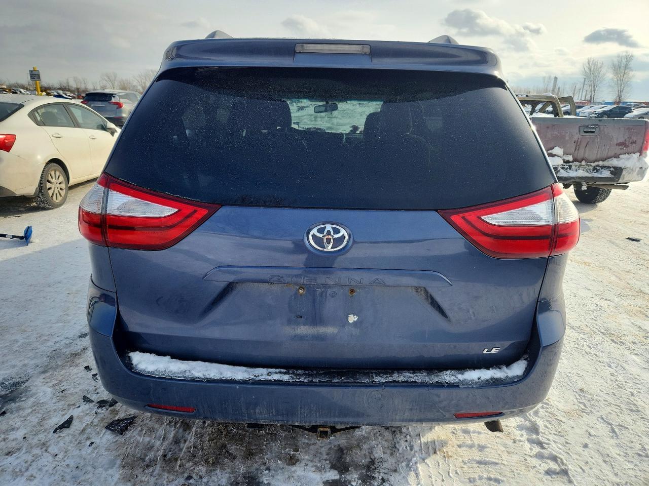 2015 Toyota Sienna Le - Фото 6