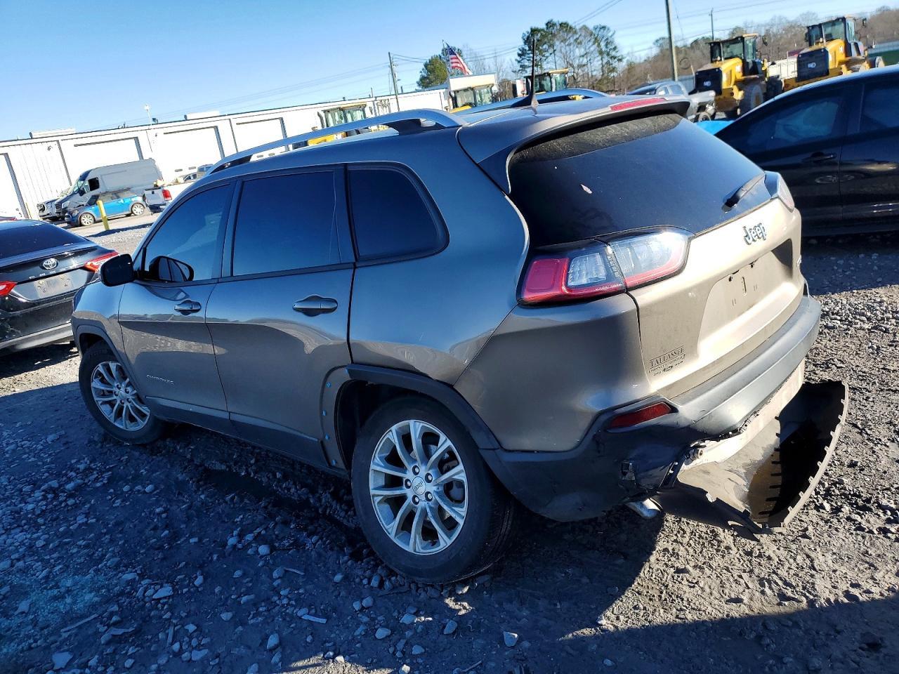 2021 Jeep Cherokee Latitude - Image 2