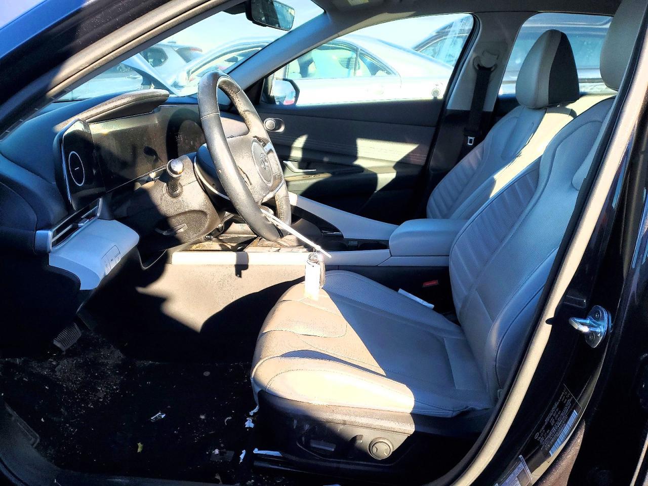 2021 Hyundai Elantra Limited - Image 7