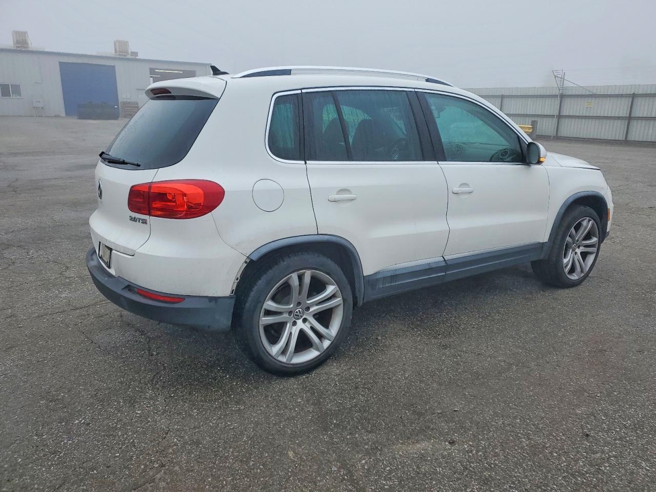 2013 Volkswagen Tiguan S - Фото 3