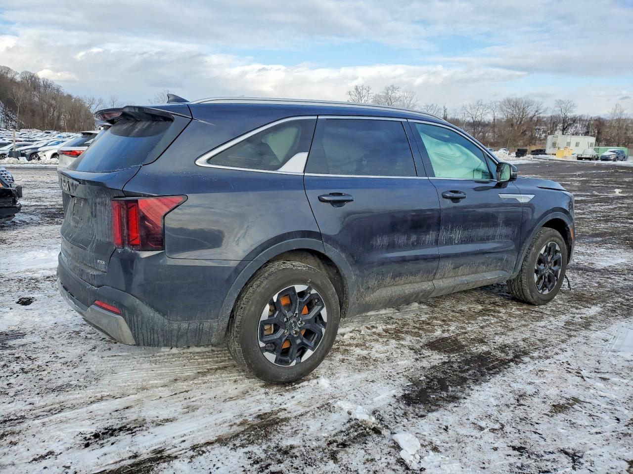 2025 Kia Sorento S - Image 3