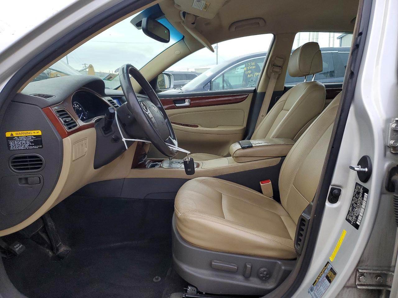 2012 Hyundai Genesis 3.8L - Фото 7